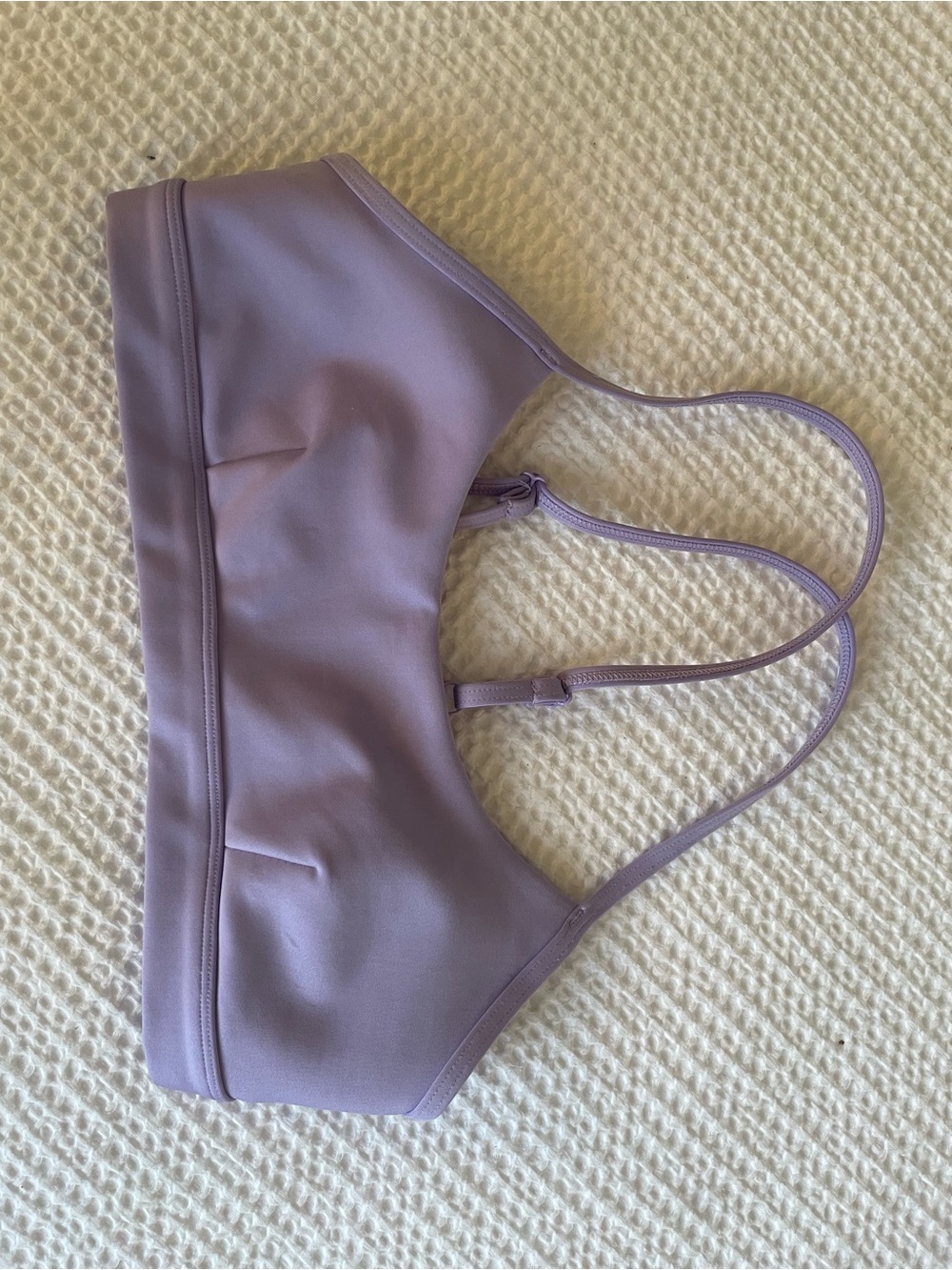 ALO Yoga Airlift Intrigue Bra - Picture 5 of 8